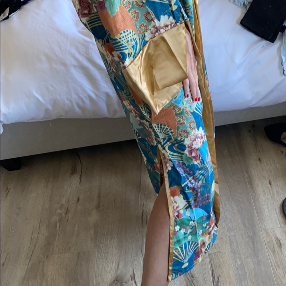 Chrissy Teigen Inspired Robe - Picture 2 of 4